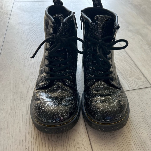 Doc Martens 1460 Girls Lace-Up Ankle Boot Black Glitter Combat Boots - Picture 5 of 8